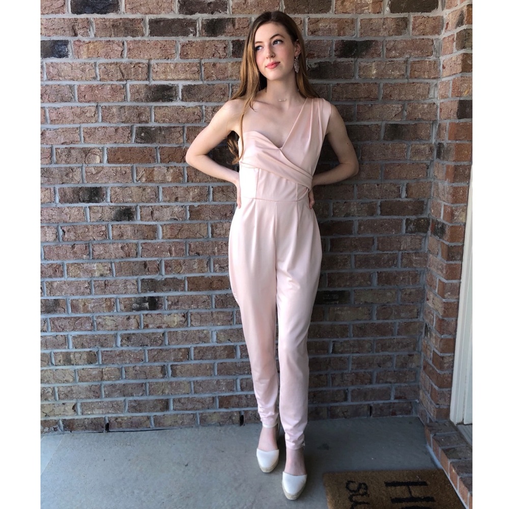 Pink jumpsuit💖